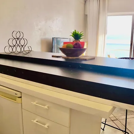 Sea Front Yourhosthelper Apartment *